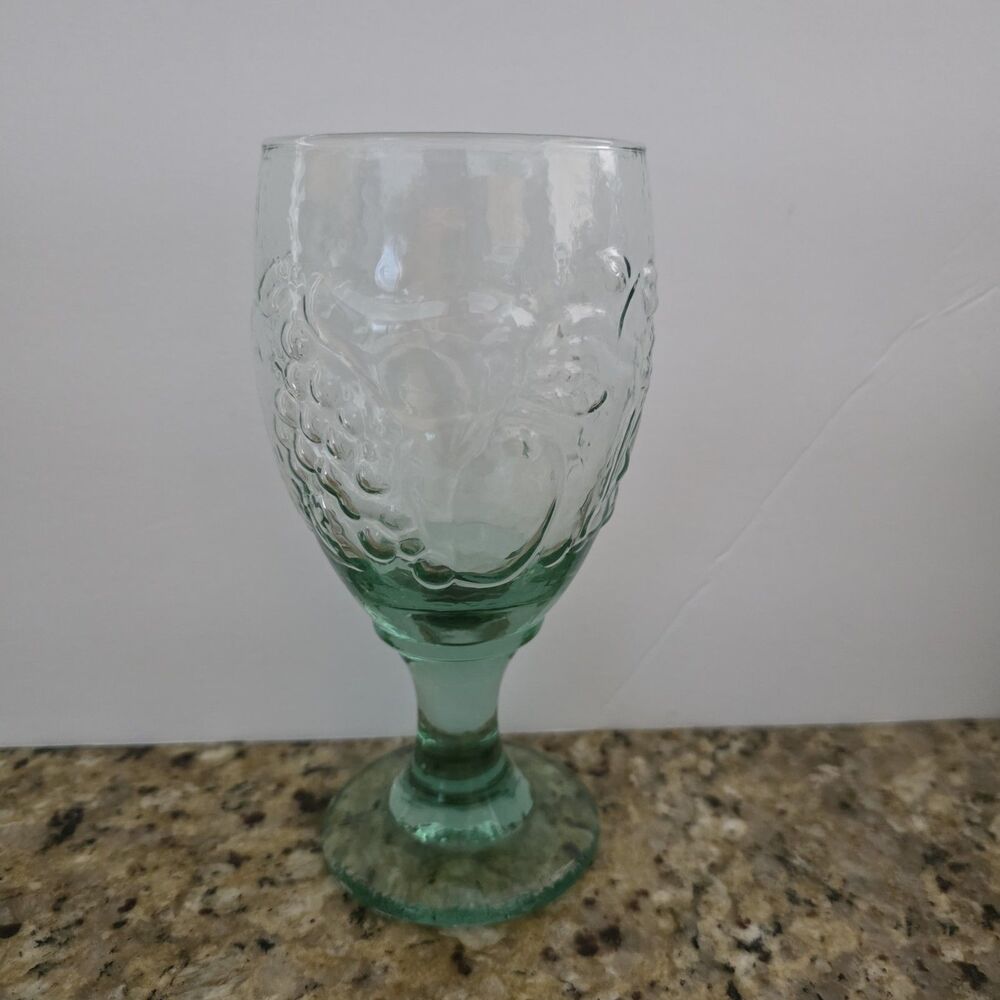 Libbey Orchard Fruit Pale Green Water Gobldt 7"tall